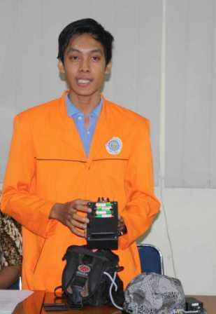 Son Ali Akbar Raih Juara 1 dengan Alat Penunjuk Arah Bagi Tuna Netra